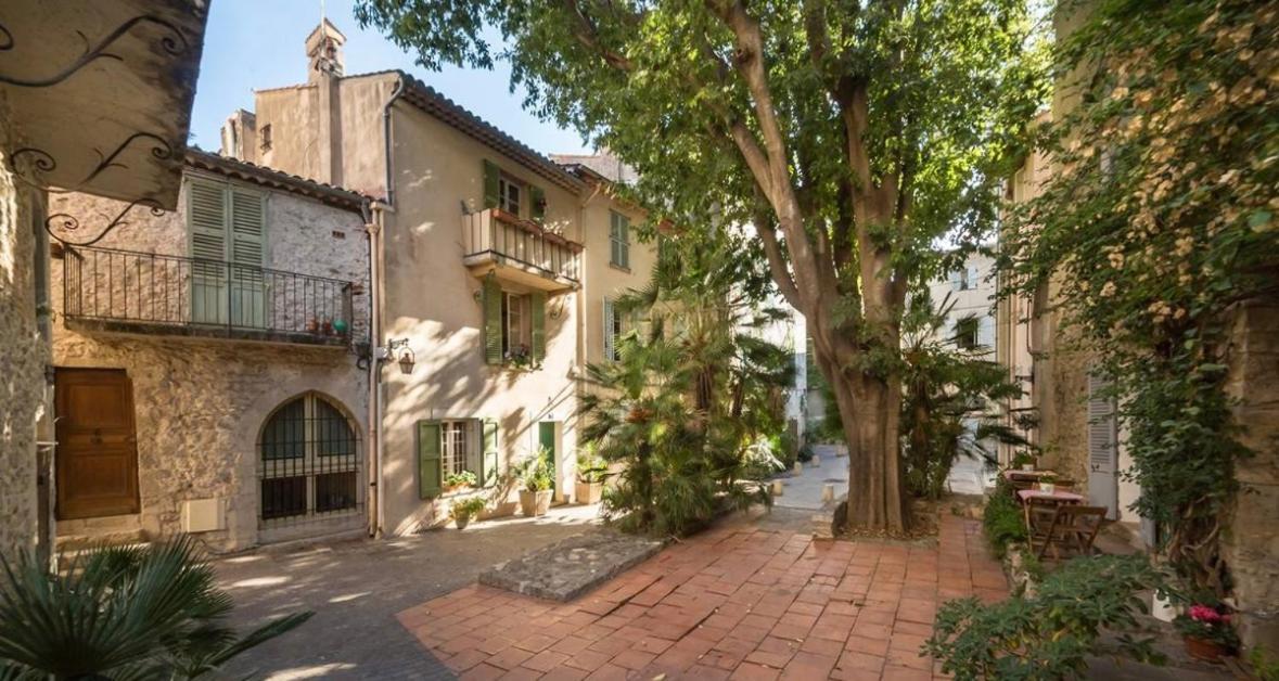 Studio Au Coeur Du Vieil Antibes Bagian luar foto
