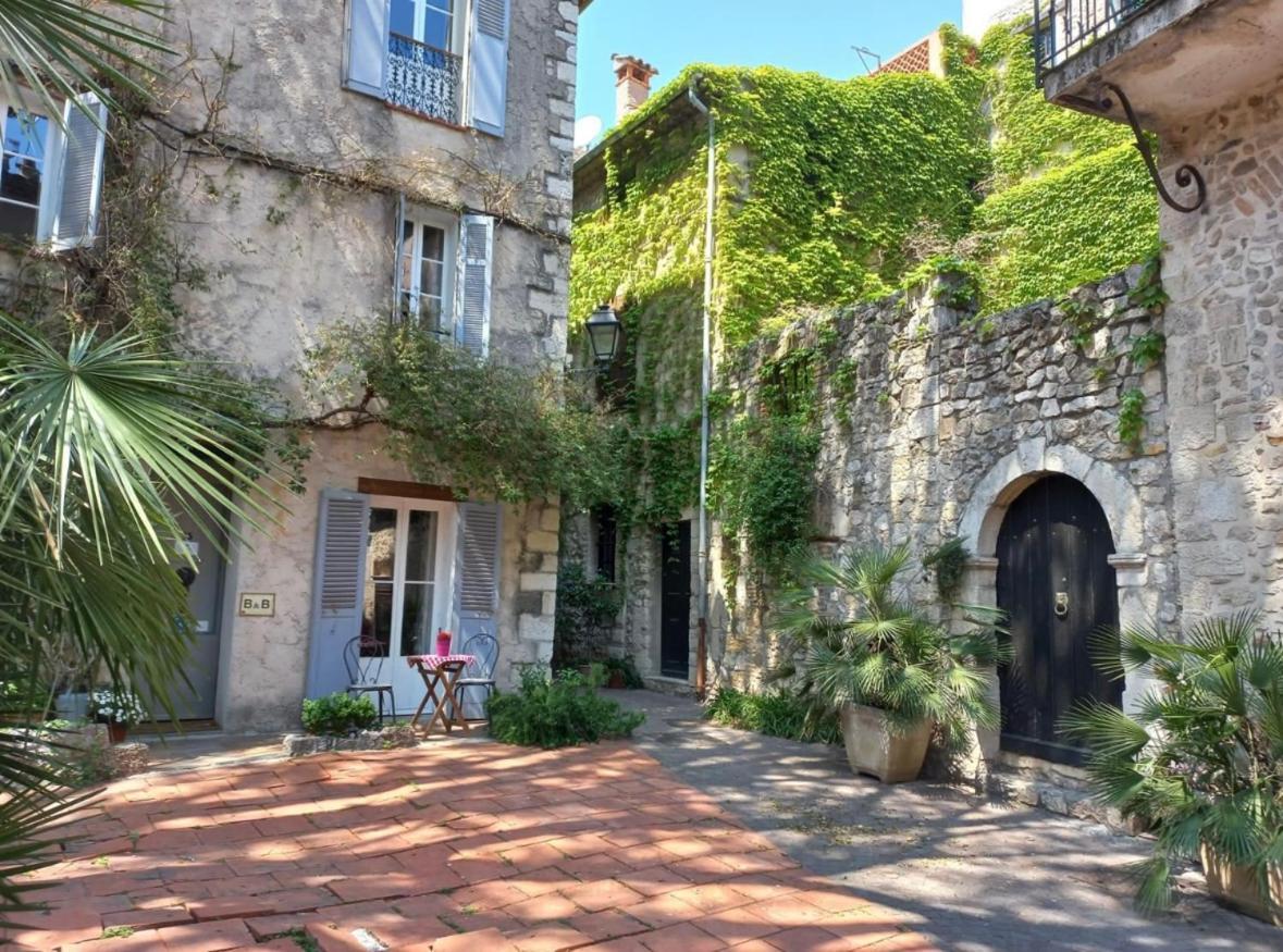 Studio Au Coeur Du Vieil Antibes Bagian luar foto